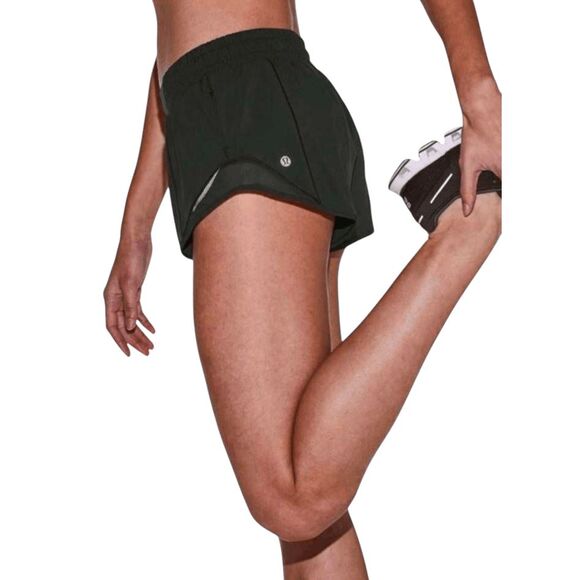 LULULEMON ATHLETICA Hotty Hot Short II '2.5" In Black Size 6 - Picture 1 of 5